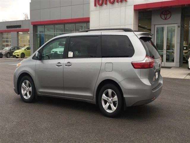 2017 Toyota Sienna LE